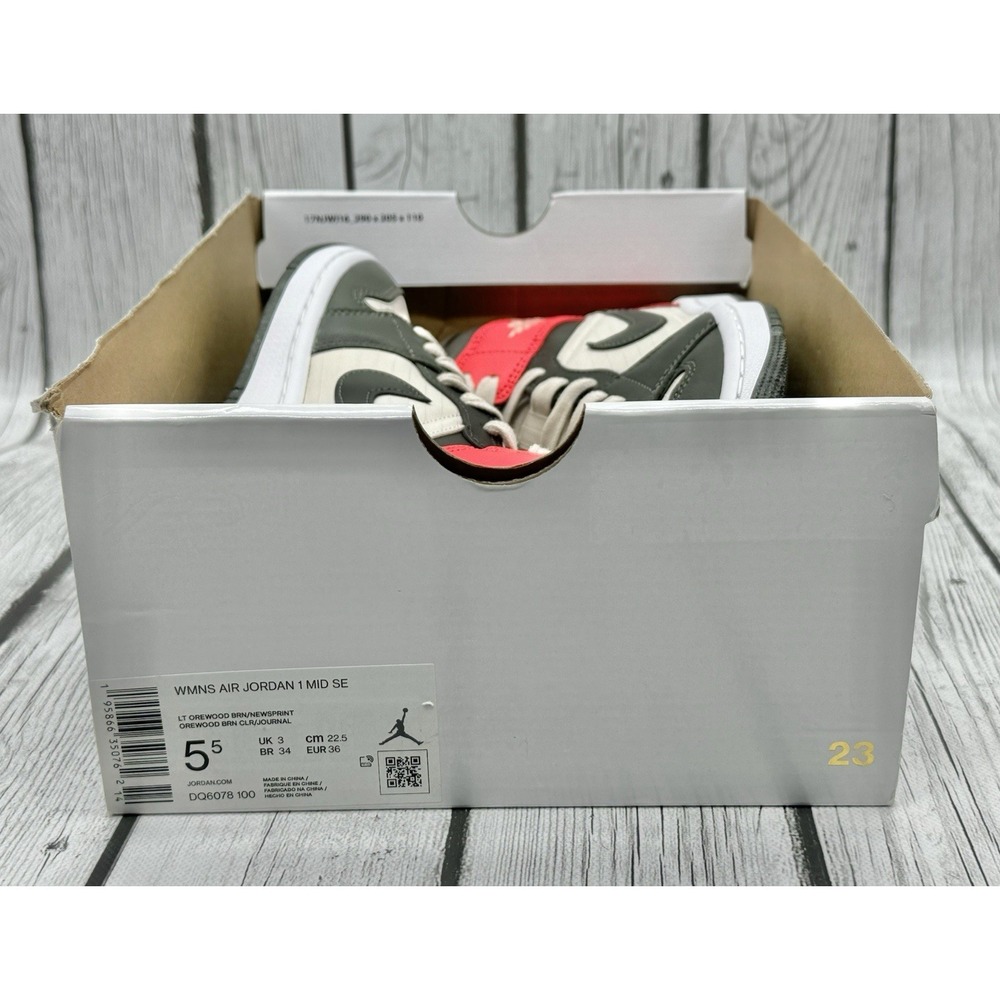 Nike Women's Air Jordan 1 Mid SE Newsprint Size 5.5 DQ6078‑100 - Picture 7 of 8